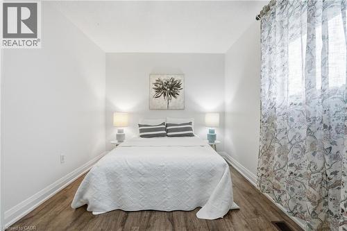 102 Dundee Drive, Caledonia, ON - Indoor Photo Showing Bedroom
