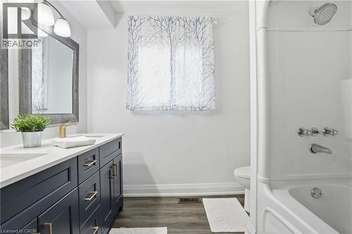 102 Dundee Drive, Caledonia, ON - Indoor Photo Showing Bathroom