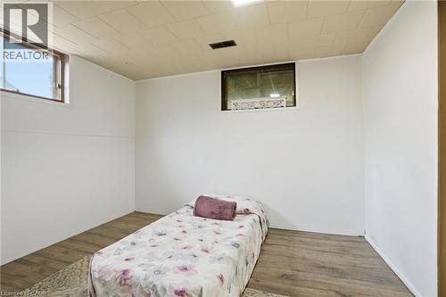 102 Dundee Drive, Caledonia, ON - Indoor Photo Showing Bedroom