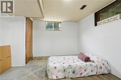 102 Dundee Drive, Caledonia, ON - Indoor Photo Showing Bedroom