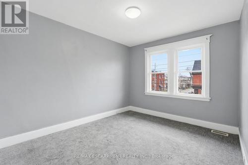 570 Cannon Street E, Hamilton, ON - Indoor Photo Showing Other Room