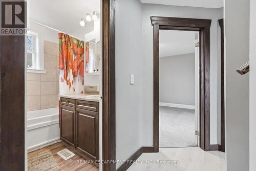 570 Cannon Street E, Hamilton, ON - Indoor Photo Showing Other Room