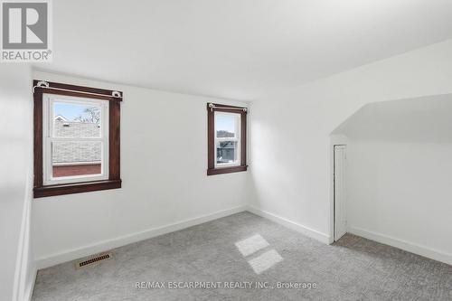 570 Cannon Street E, Hamilton, ON - Indoor Photo Showing Other Room