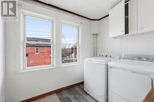 570 Cannon Street E, Hamilton, ON - Indoor Photo Showing Laundry Room