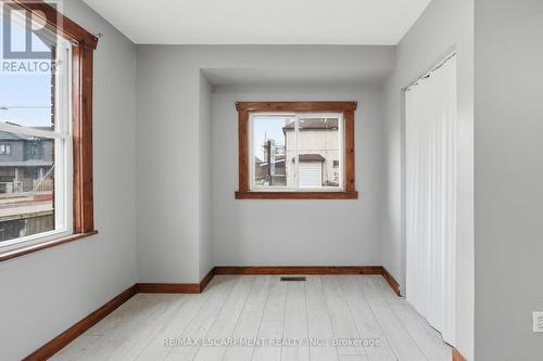 570 Cannon Street E, Hamilton, ON - Indoor Photo Showing Other Room
