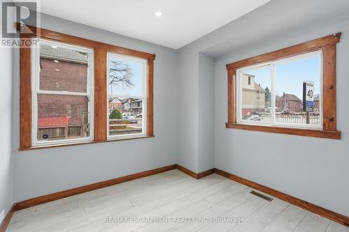 570 Cannon Street E, Hamilton, ON - Indoor Photo Showing Other Room