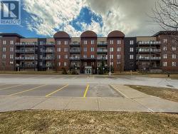 413 - 100 DEAN AVENUE Barrie, ON L9J 0H1