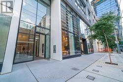 2206 - 55 ONTARIO STREET Toronto, ON M5A 0T8