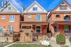 35 FAIRLEIGH AVENUE N Hamilton, ON L8L 6H1