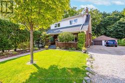 10 KING STREET CRESCENT  Toronto, ON M9N 1K6