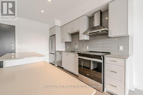 1604 - 50 Grand Avenue S, Cambridge, ON - Indoor Photo Showing Kitchen With Upgraded Kitchen