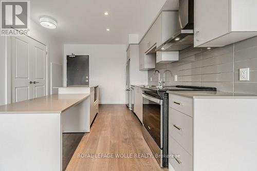 1604 - 50 Grand Avenue S, Cambridge, ON - Indoor Photo Showing Kitchen With Upgraded Kitchen