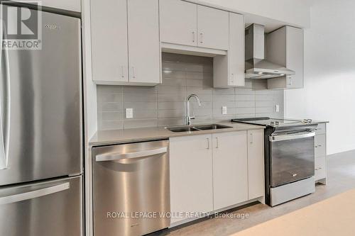 1604 - 50 Grand Avenue S, Cambridge, ON - Indoor Photo Showing Kitchen With Double Sink With Upgraded Kitchen
