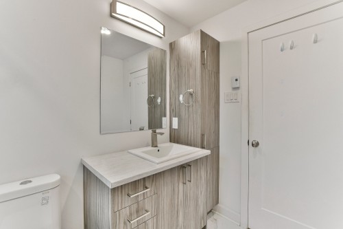 Salle de bains - 345 Rue Louis-Hébert, Mascouche, QC - Indoor Photo Showing Bathroom