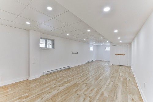 Salle familiale - 345 Rue Louis-Hébert, Mascouche, QC - Indoor Photo Showing Other Room