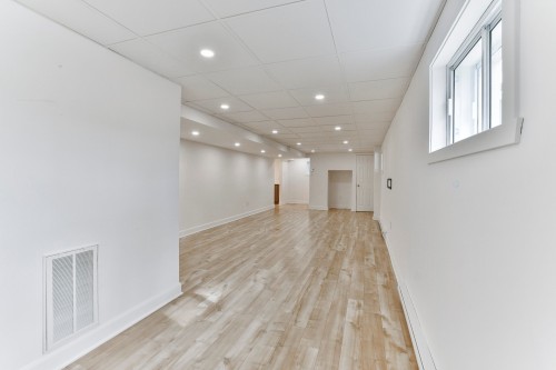 Salle familiale - 345 Rue Louis-Hébert, Mascouche, QC - Indoor Photo Showing Other Room