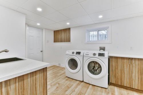 Salle de lavage - 345 Rue Louis-Hébert, Mascouche, QC - Indoor Photo Showing Laundry Room