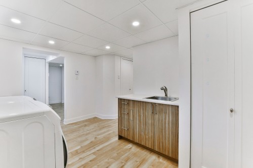 Salle de lavage - 345 Rue Louis-Hébert, Mascouche, QC - Indoor Photo Showing Laundry Room
