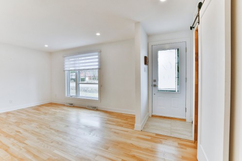 Hall d'entrée/Vestibule - 345 Rue Louis-Hébert, Mascouche, QC - Indoor Photo Showing Other Room