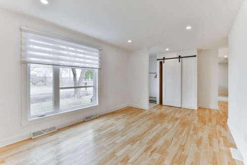 Salon - 345 Rue Louis-Hébert, Mascouche, QC - Indoor Photo Showing Other Room