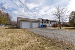 60 Av. des Mésanges  Les Cèdres, QC J7T 1A6