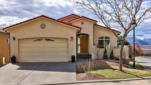 601 ROSEWOOD Lane  Kamloops, BC V2H 1T3