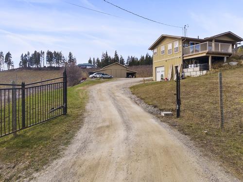 3806 38Th Avenue, Erickson, BC 