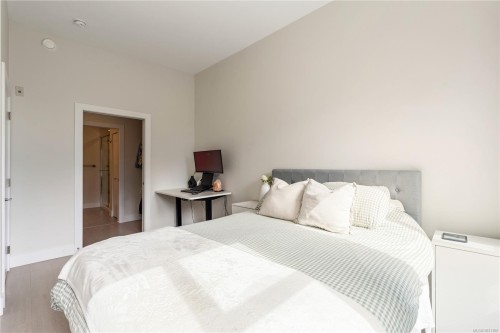 602-1450 Glentana Rd, View Royal, BC - Indoor Photo Showing Bedroom