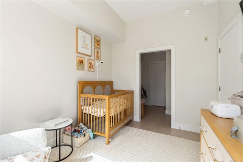 602-1450 Glentana Rd, View Royal, BC - Indoor Photo Showing Bedroom