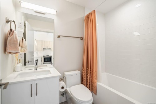 602-1450 Glentana Rd, View Royal, BC - Indoor Photo Showing Bathroom