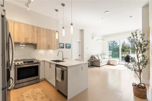602-1450 Glentana Rd, View Royal, BC - Indoor Photo Showing Kitchen With Upgraded Kitchen