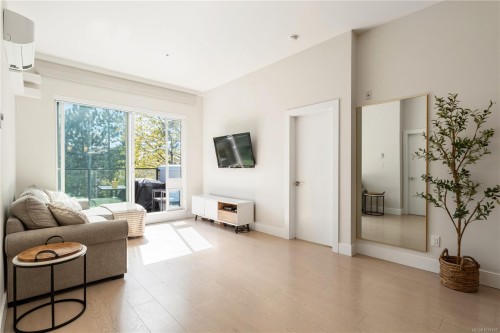 602-1450 Glentana Rd, View Royal, BC - Indoor Photo Showing Living Room
