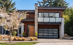 111 Moss St Victoria, BC V8V 4M3