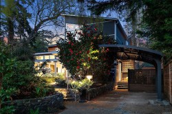 929 Redfern St Victoria, BC V8S 4E7