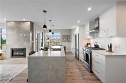 309-2520 Hackett Cres Central Saanich, BC V8M 0C5