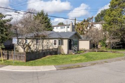 2442/2462 Eastdowne Rd Oak Bay, BC V8R 5P8
