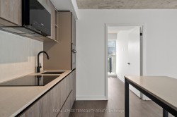 1303-2 Augusta Avenue  Toronto, ON M5V 0T3