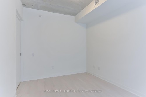 215-629 King Street W, Toronto, ON - Indoor Photo Showing Other Room