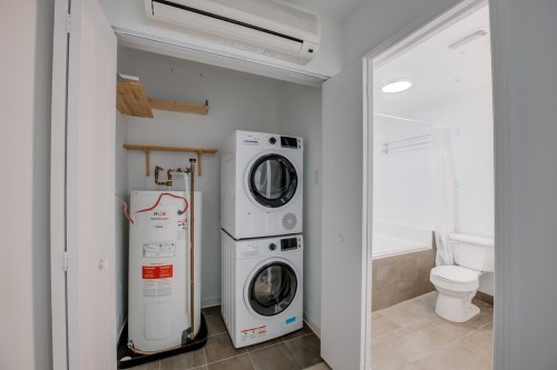 Salle de lavage - 219-1950 Rue De Champlain, Montréal (Ville-Marie), QC - Indoor Photo Showing Laundry Room