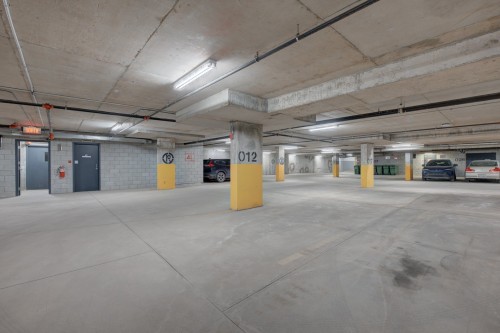 Garage - 219-1950 Rue De Champlain, Montréal (Ville-Marie), QC - Indoor Photo Showing Garage