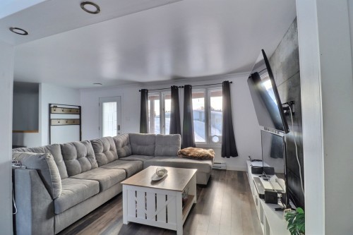 Salon - 488 Place Garon, Rouyn-Noranda, QC - Indoor Photo Showing Living Room