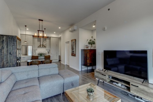 Salon - 405-1320 Rue Custine, Saint-Jérôme, QC - Indoor Photo Showing Living Room