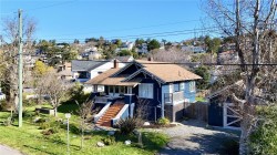 2064 Quimper St Oak Bay, BC V8S 2H6