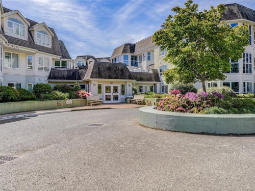 201-1521 Church Ave  Saanich, BC V8P 5T7
