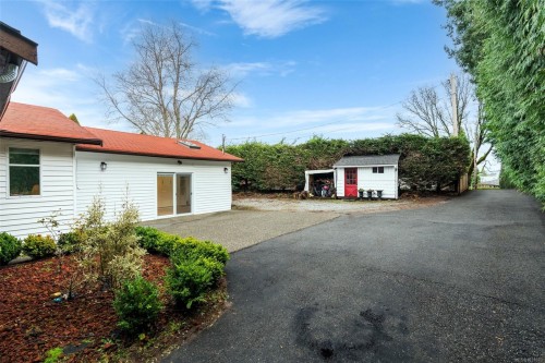 3990 Bow Rd, Saanich, BC 