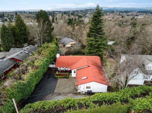 3990 Bow Rd, Saanich, BC 