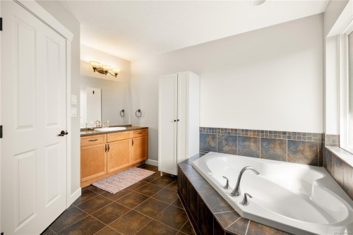 2100 Cedar Rd, Nanaimo, BC 