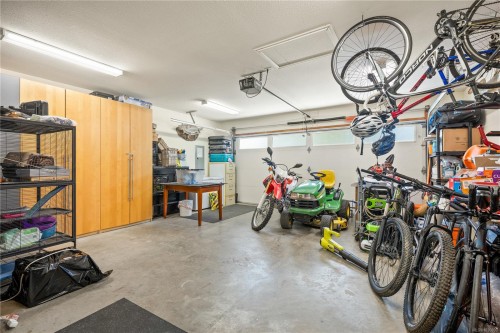 2100 Cedar Rd, Nanaimo, BC 