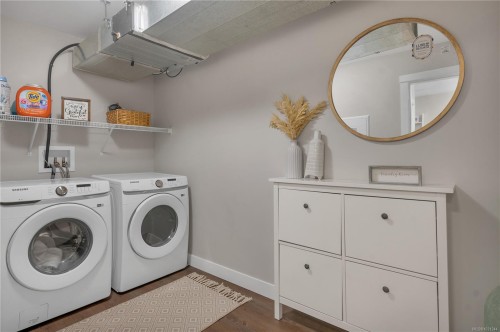 A-535 Petersen Rd, Campbell River, BC - Indoor Photo Showing Laundry Room