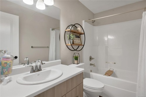 A-535 Petersen Rd, Campbell River, BC - Indoor Photo Showing Bathroom
